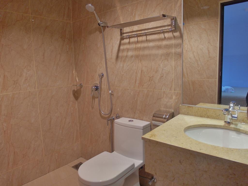 Comfort Two Hotel Malacca Phòng bức ảnh