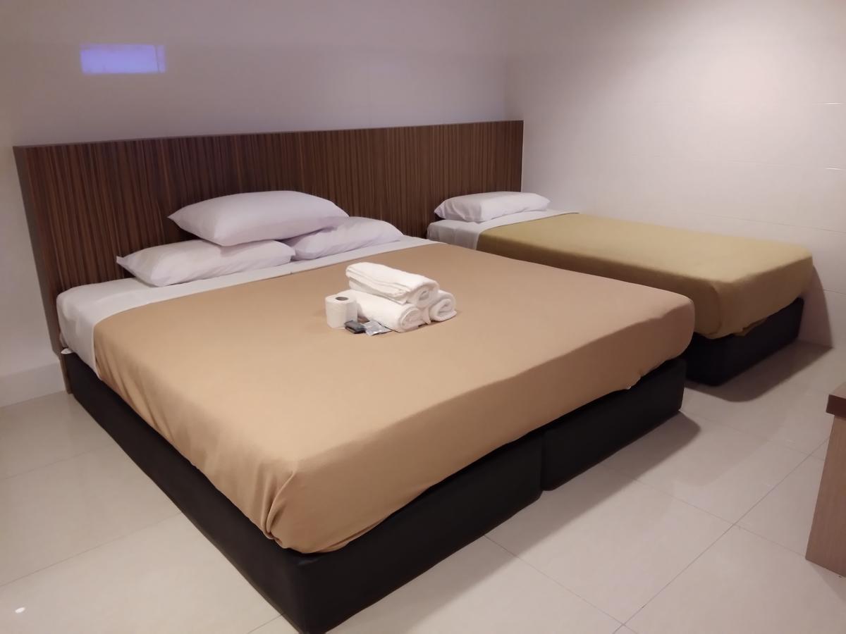 Comfort Two Hotel Malacca Ngoại thất bức ảnh